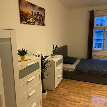 Sunlit Apartment Close To City Center Πράγα Εξωτερικό φωτογραφία