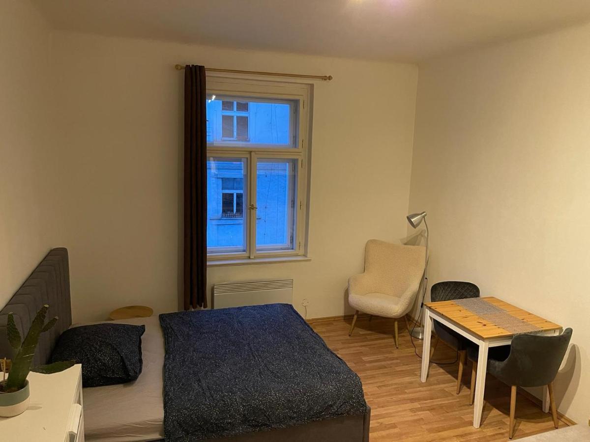 Sunlit Apartment Close To City Center Πράγα Εξωτερικό φωτογραφία