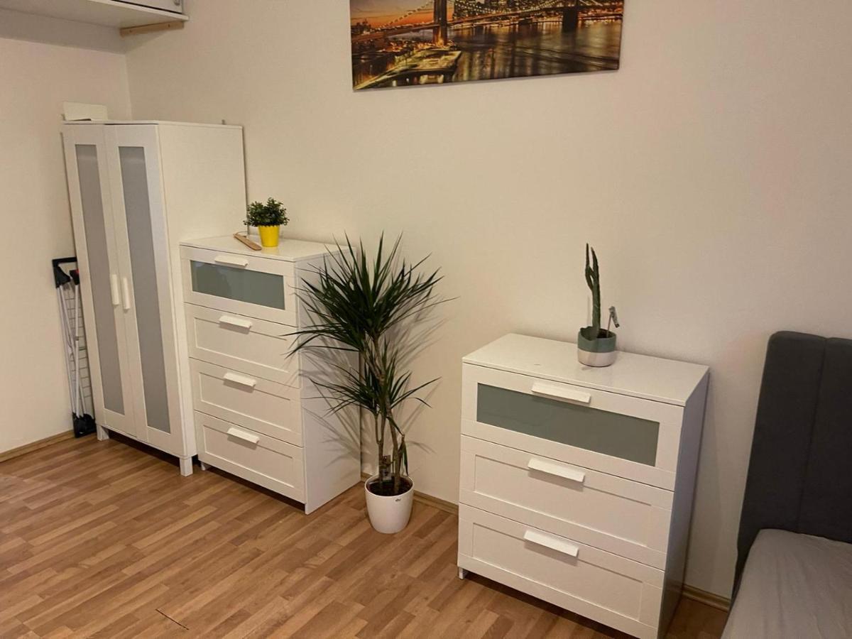 Sunlit Apartment Close To City Center Πράγα Εξωτερικό φωτογραφία